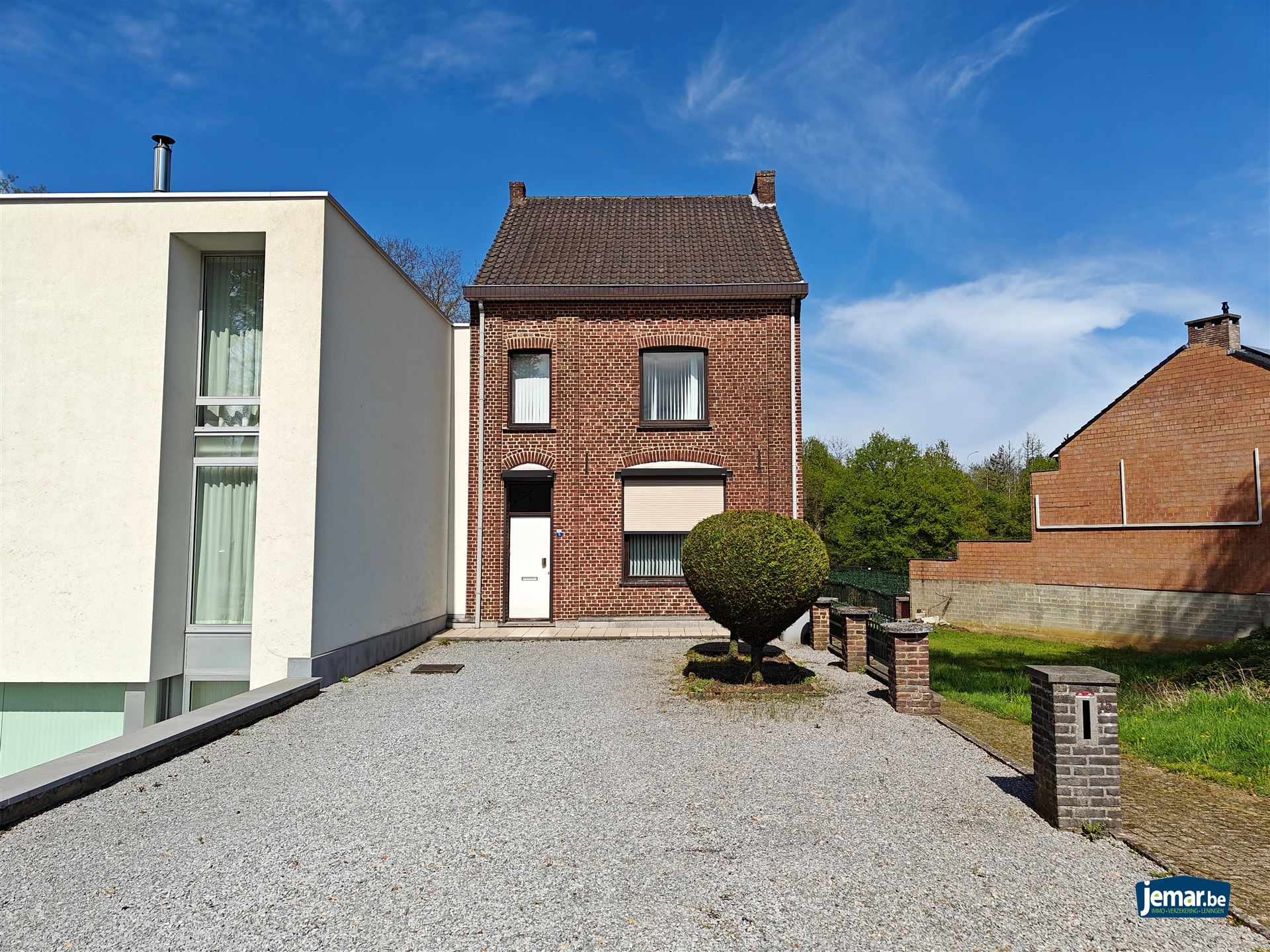 Ruime te renoveren woning met tuin, garages en eindeloos potentieel in Maasmechelen. foto 21