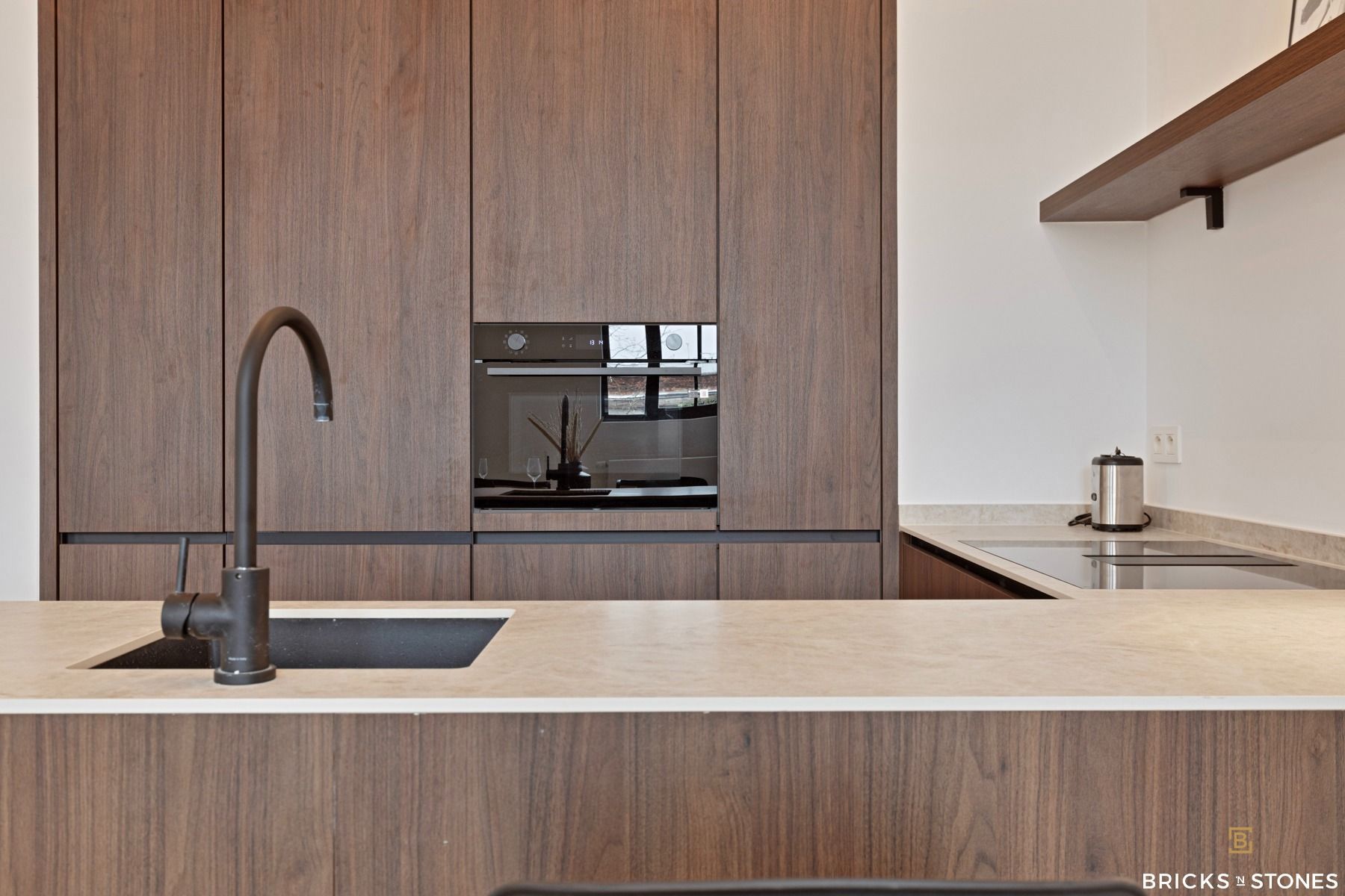 Luxueus gerenoveerd en bemeubeld 2-slaapkamer appartement  foto 6