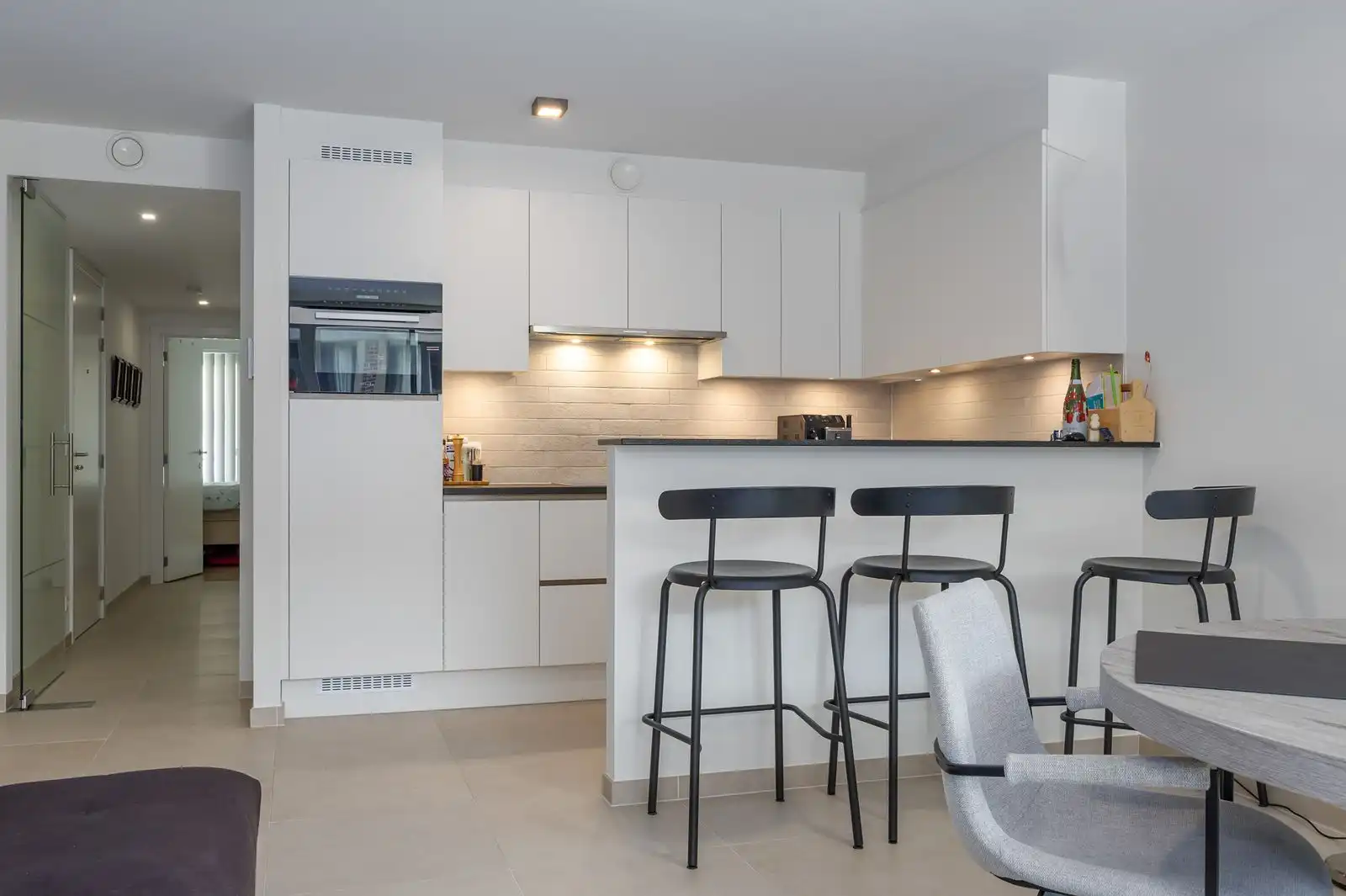 Modern appartement met 2 slpk, terras in jonge residentie foto 3