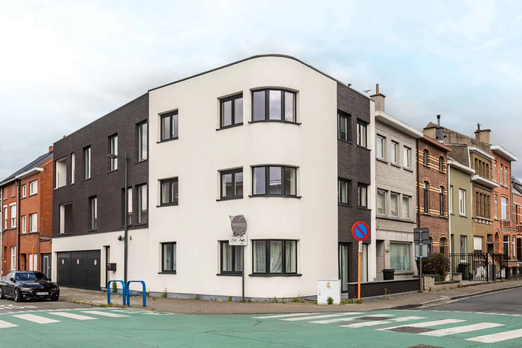 Erg ruim appartement met groot terras! foto {{pictureIndex}}