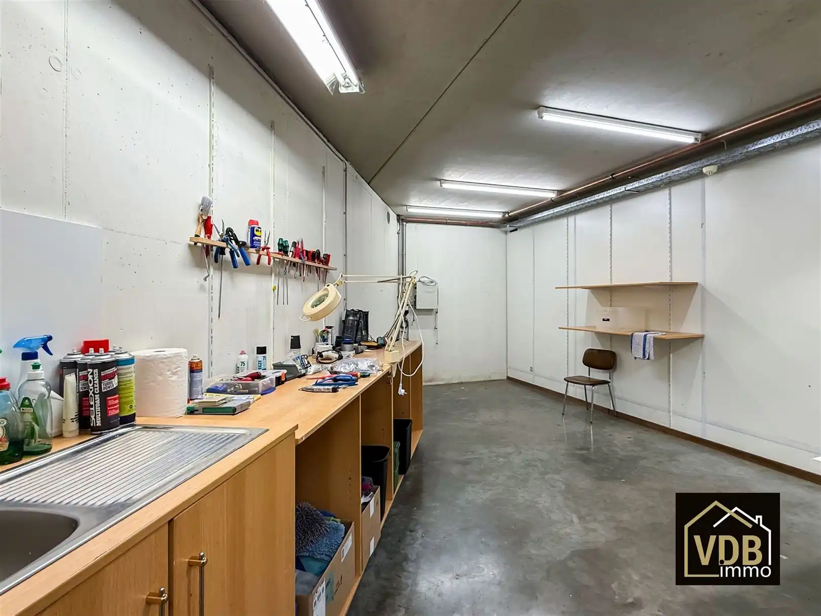 COMMERCIEEL PAND MET PENTHOUSE OP TOP LOCATIE foto 54