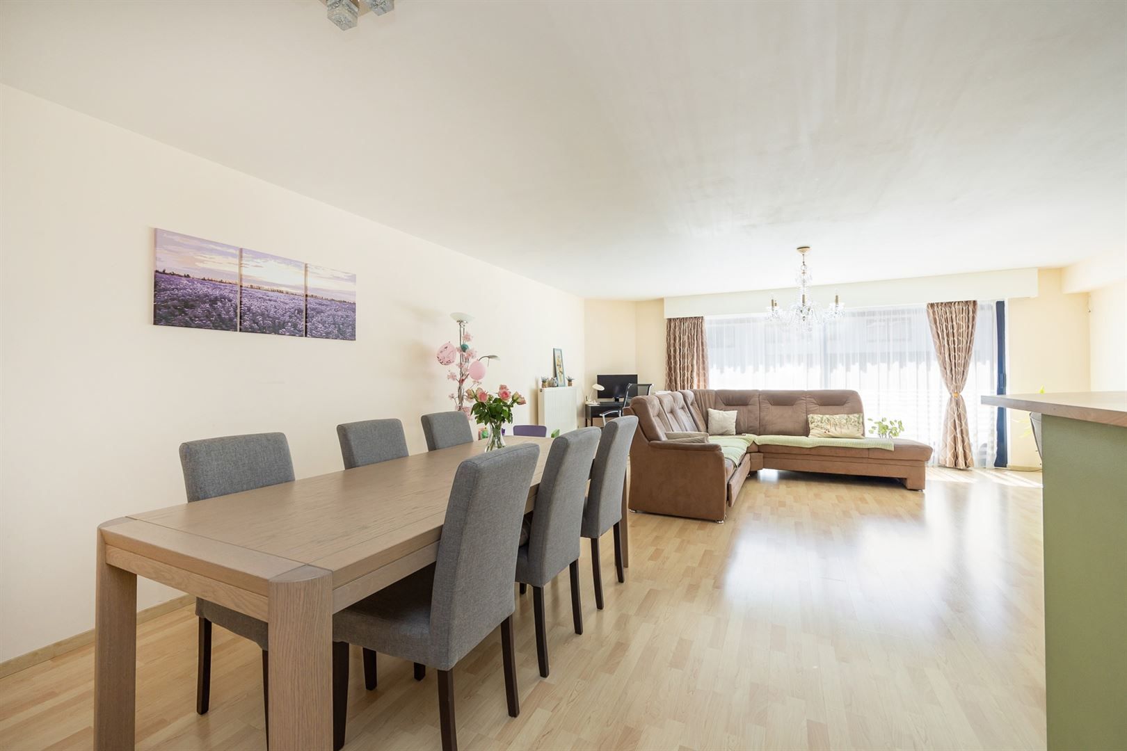 Gelijkvloers appartement met terras. Centrum Heist! foto 4
