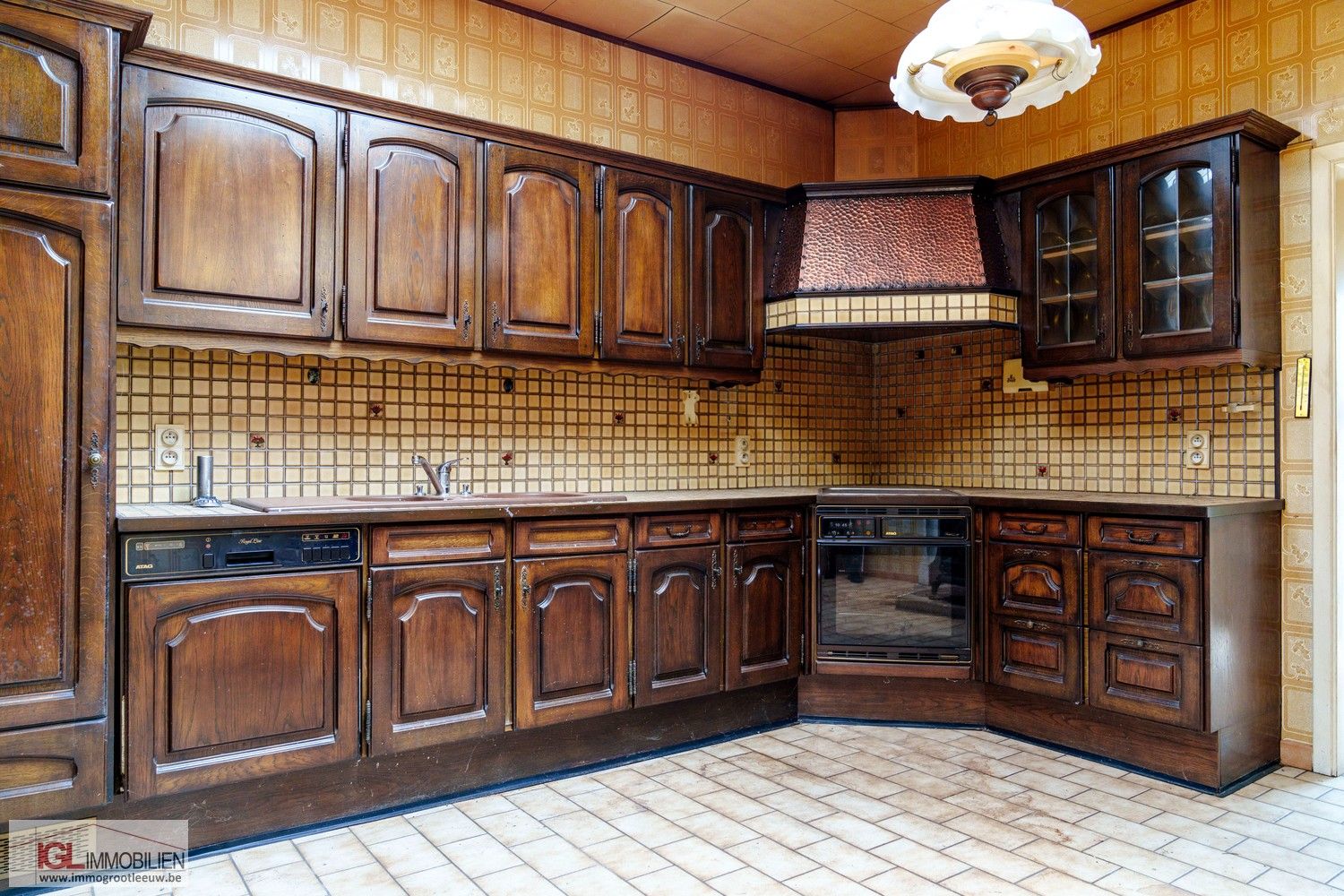 Tweegevel met veel potentieel te koop in Halle foto 7