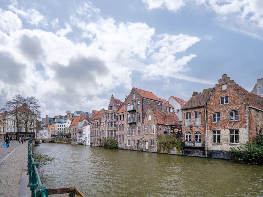 Instapklaar appartement op slechts 50 m van ”Gravensteen" foto 7