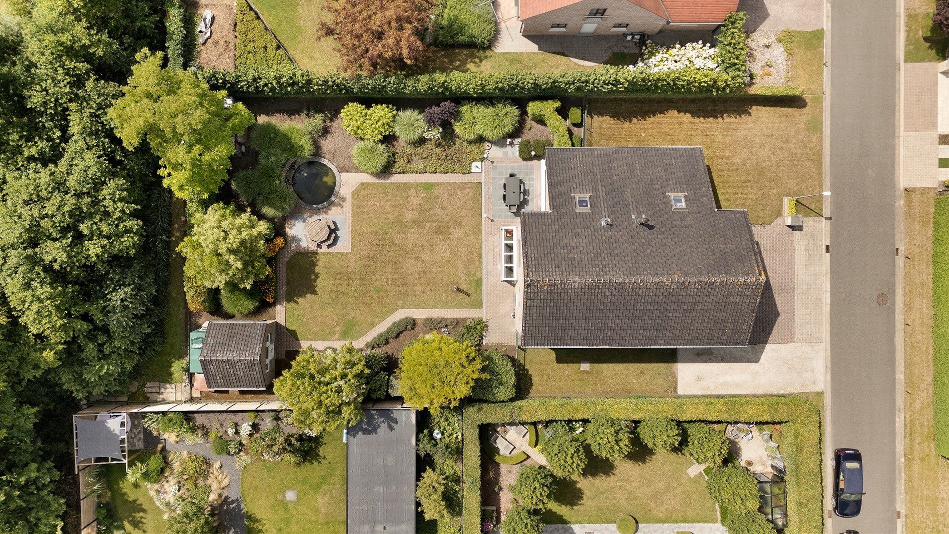 Unieke, uitstekend onderhouden villa in het hart van Ieper – rust, ruimte en comfort foto 4