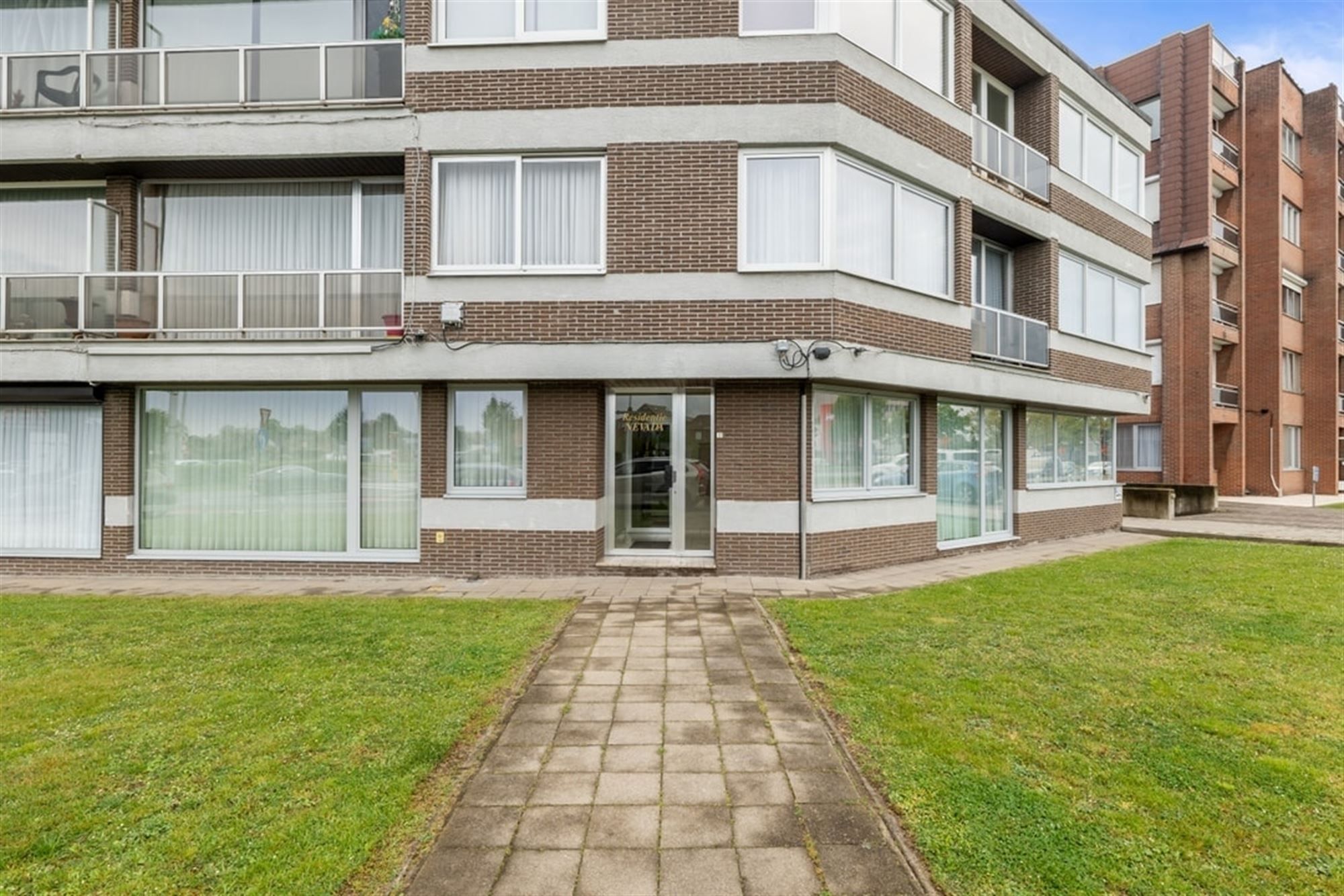 KNAP APPARTEMENT MET 2 SLKS EN PARKEERPLAATS VLAKBIJ HET CENTRUM VAN SINT-TRUIDEN  foto 28