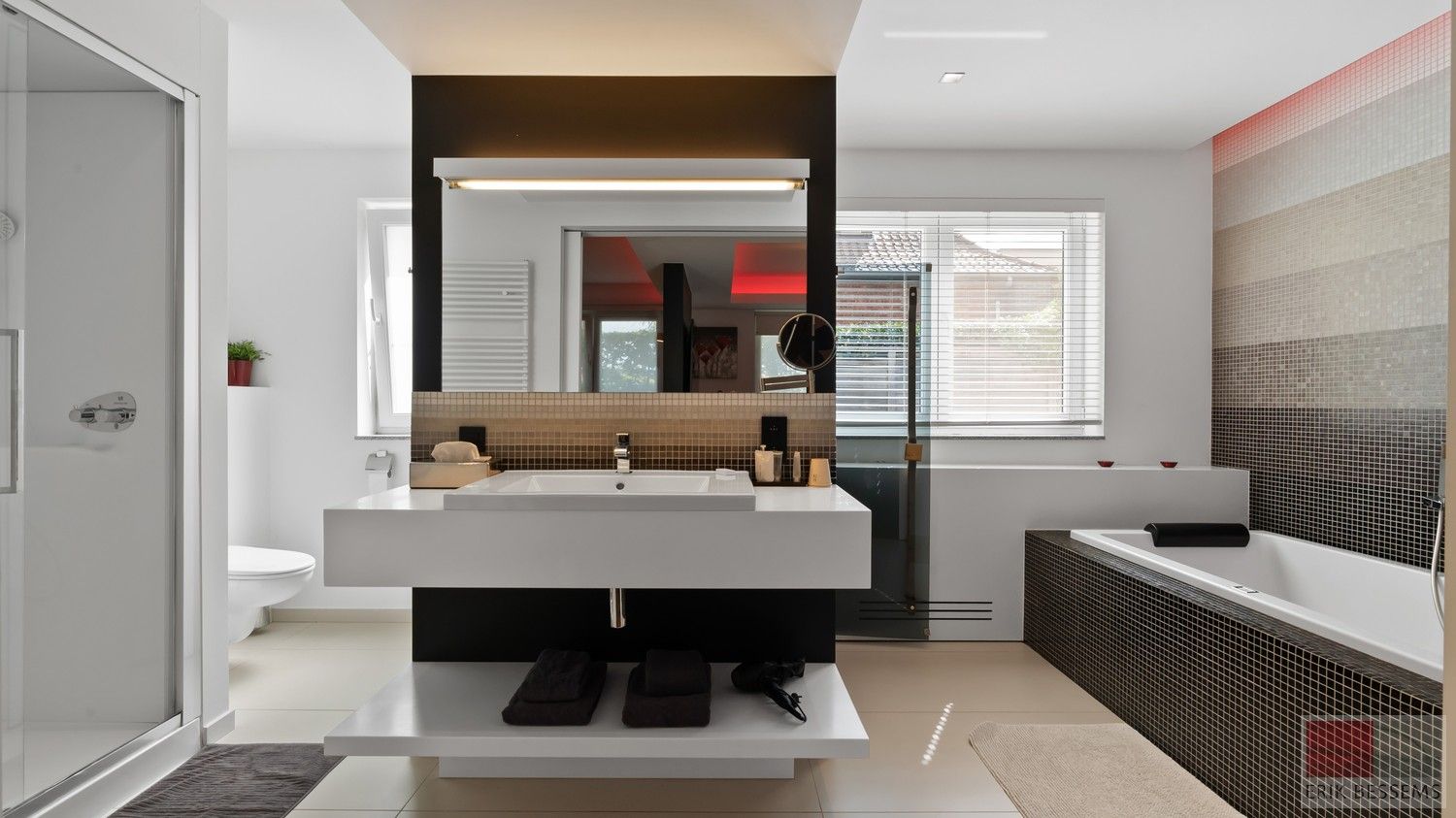 Uitzonderlijke villa met geïntegreerde wellness- en B&B-uitbating foto 33