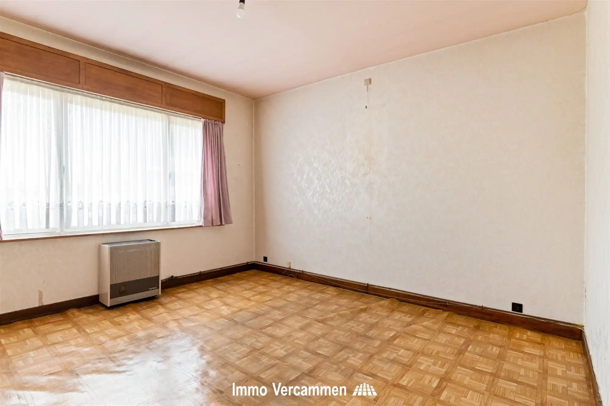 Te renoveren gezinswoning, uiterst gunstig gelegen te Sint-Katelijne-Waver foto 8