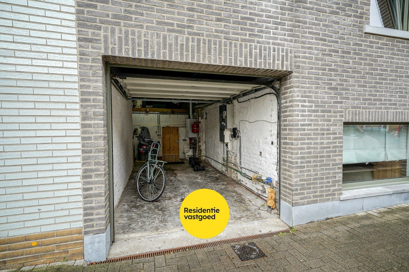 Instapklare woning met garage en tuin te Bredene foto 21