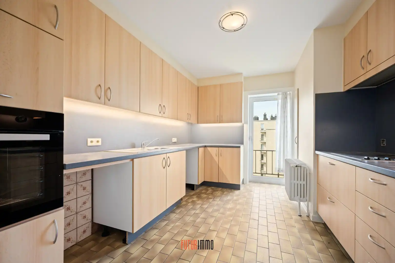 Ruim 3-slpk appartement met parking te Sint-Michiels foto 6