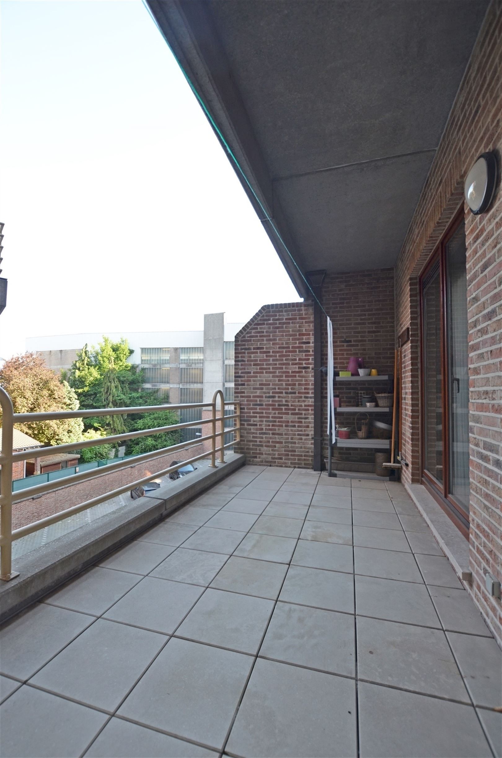 Ruim appartement met drie slaapkamers. foto 22