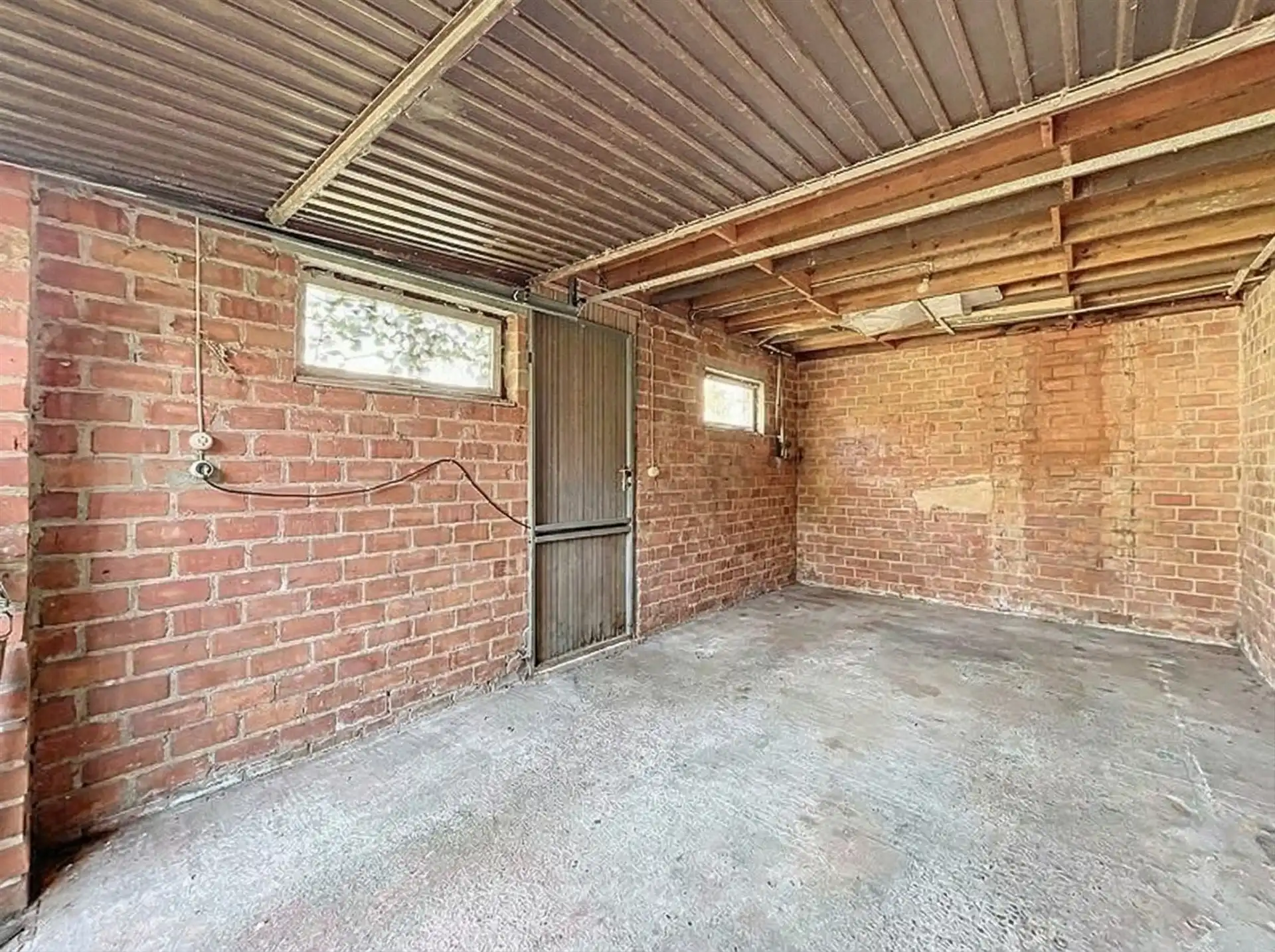 Gezinswoning met garage op perceel van 900m² met weids uitzicht! foto 15