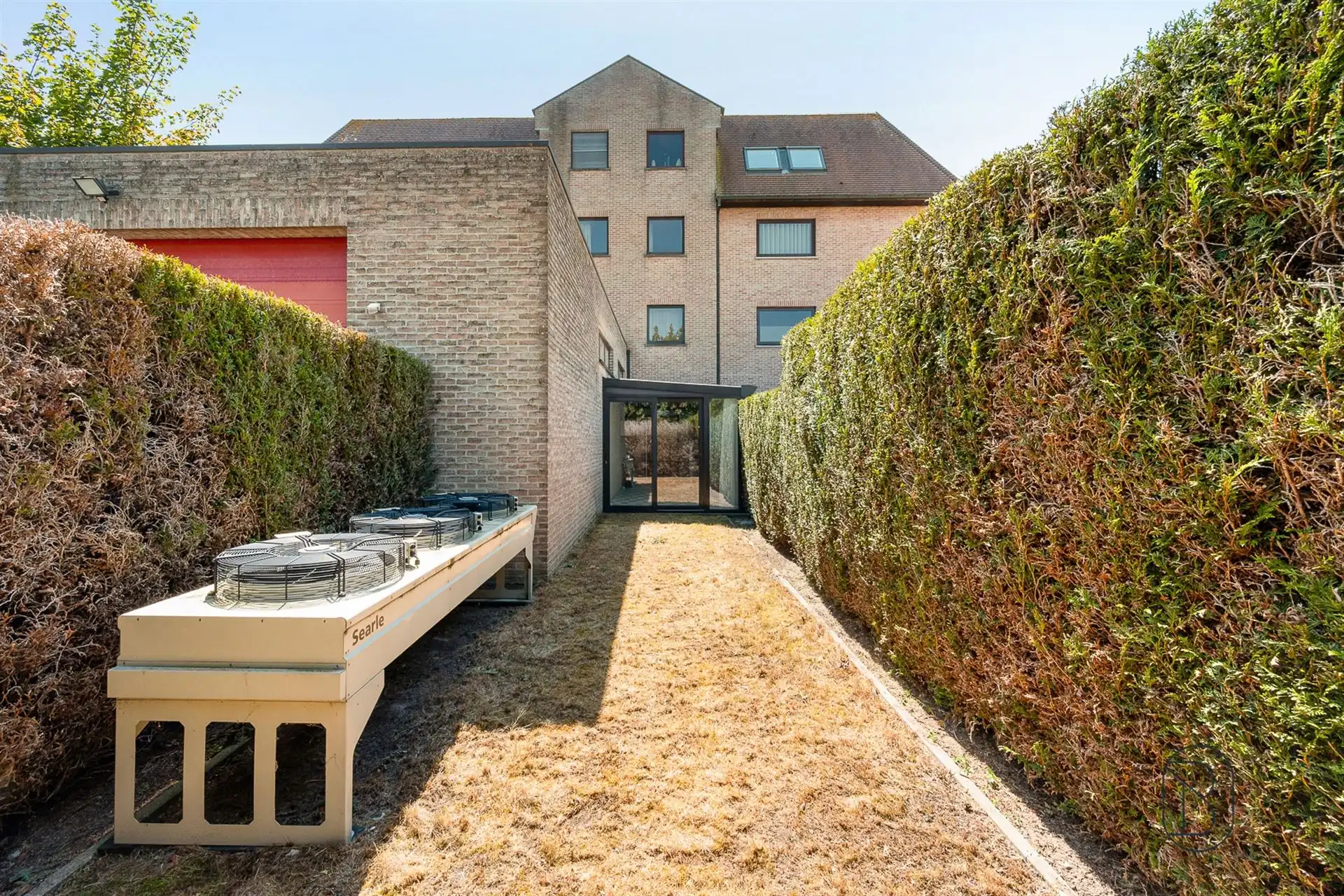 Veelzijdig handelspand met atelier op commerciële toplocatie foto 16
