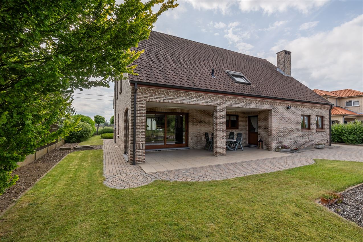 Landelijk villa in Scherpenheuvel-Zichem, 5 slpks, garages, omringd door agrarisch gebied. EPC C. foto 47