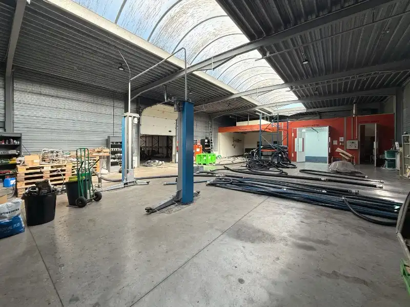Magazijn te huur van 950 m² vlakbij de A12 foto 4