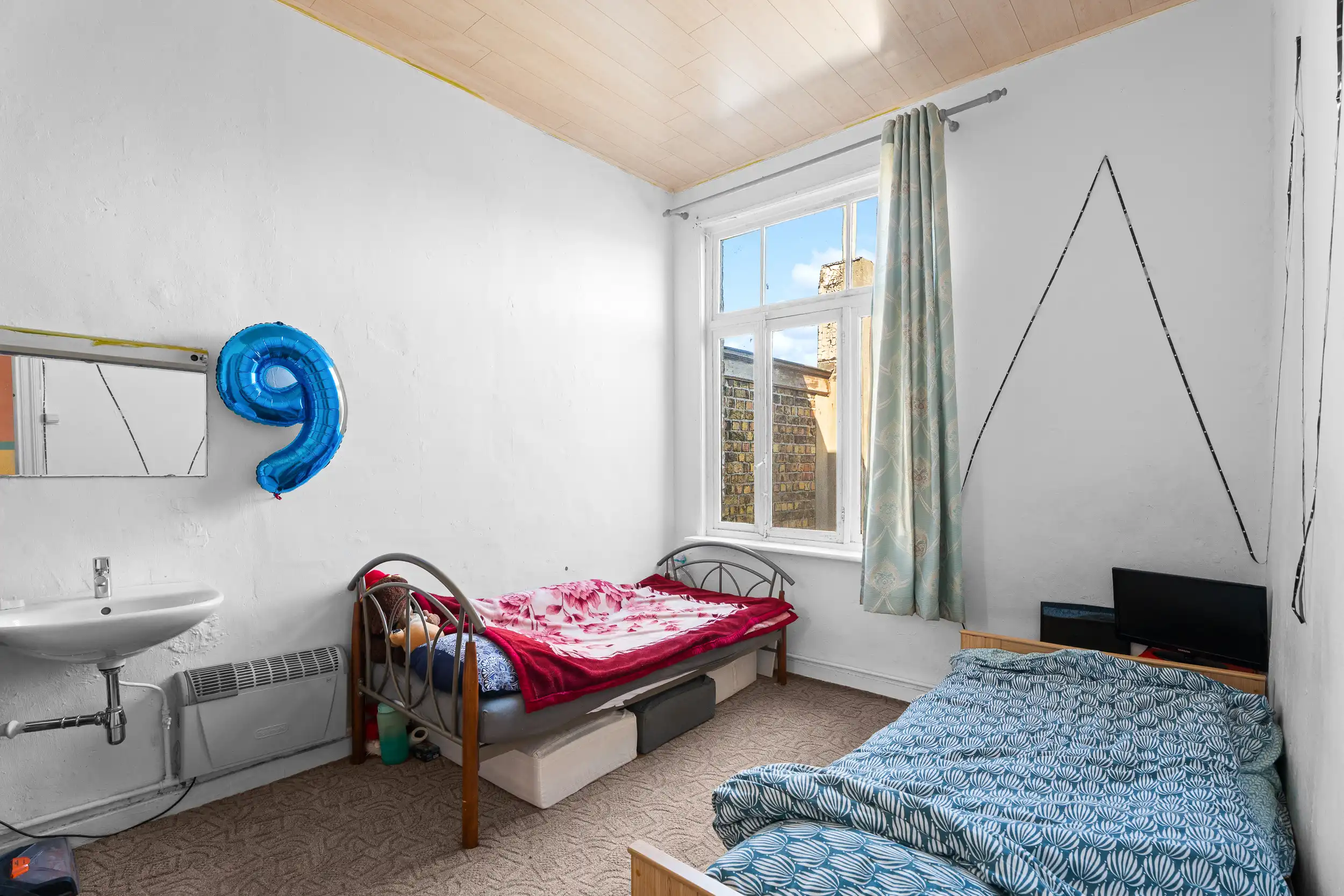 Betaalbare 4 slpk woning met potentieel Sint-Kruis foto 8