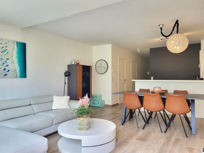 Stijlvol gerenoveerd, centraal én rustig gelegen 2-slaapkamerappartement te koop foto 3
