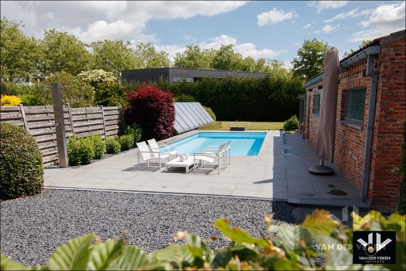 STIJLVOLLE HOB MET MODERN COMFORT EN ZWEMBAD foto 6