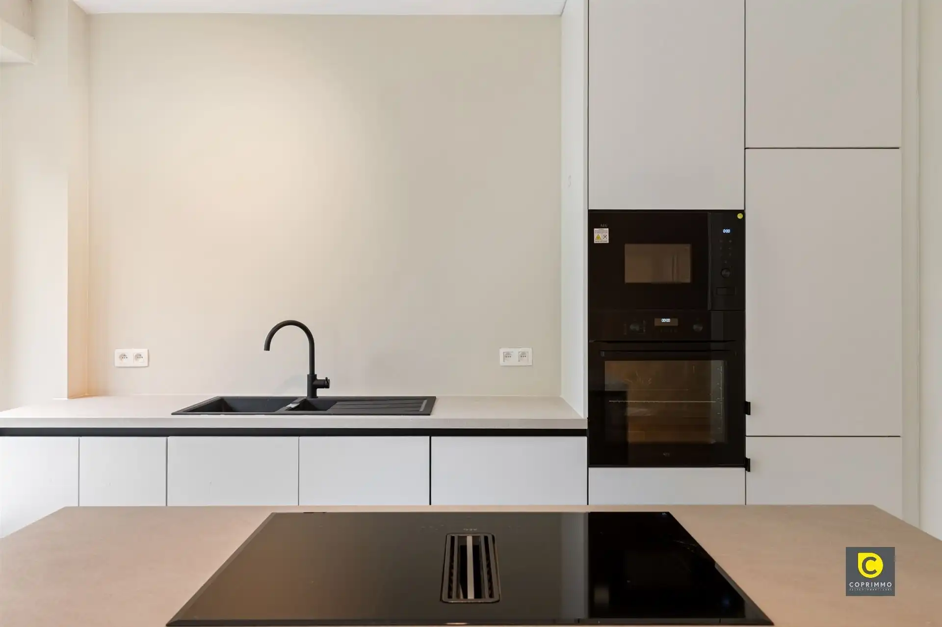 Hoogwaardig gerenoveerd 3 slpk app met P foto 4