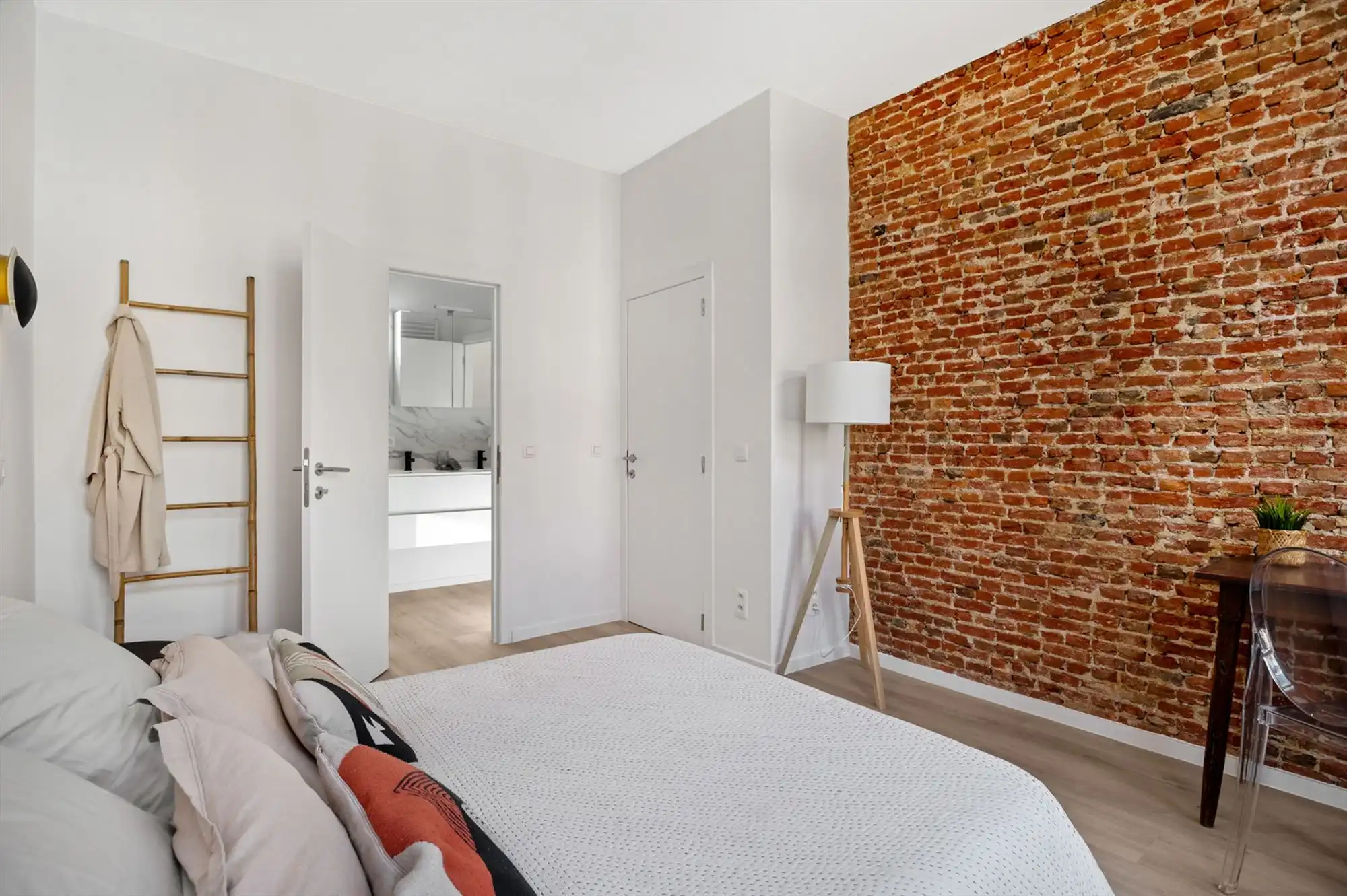 Instapklare woning met 2 slaapkamers en polyvalente ruimte. foto 13