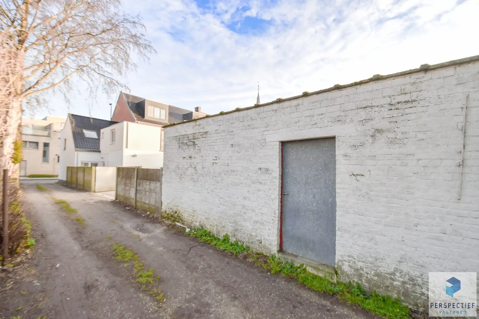 Vernieuwde woning met 3 slaapkamers en ZONGERICHTE tuin met uitweg en GROTE GARAGE foto 14