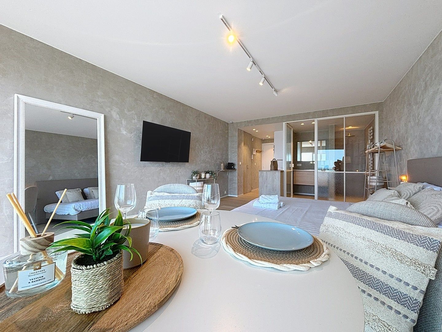 Luxe Studio met Frontaal Zeezicht – Volledig Gerenoveerd foto 5