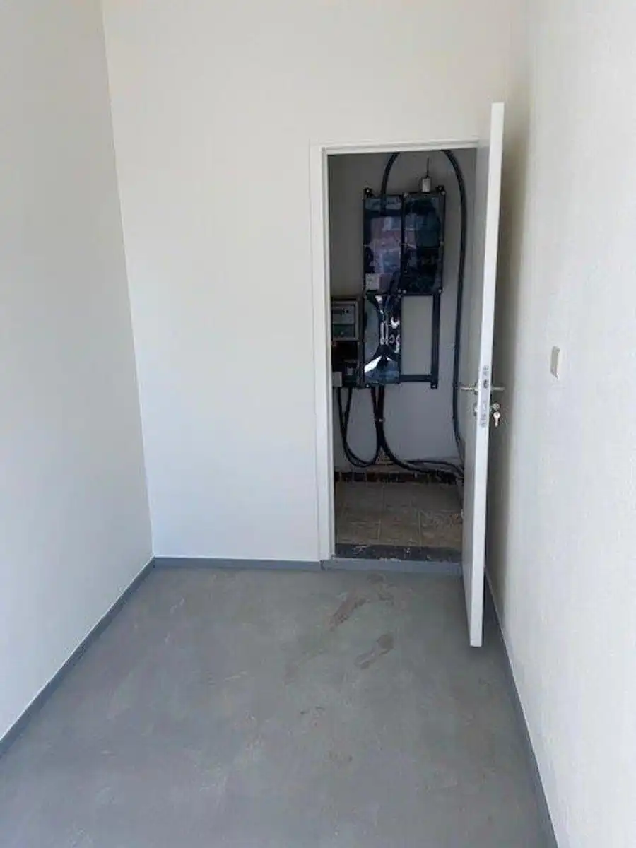 Instapklaar kantoor 100 m² te huur in Asse foto 2