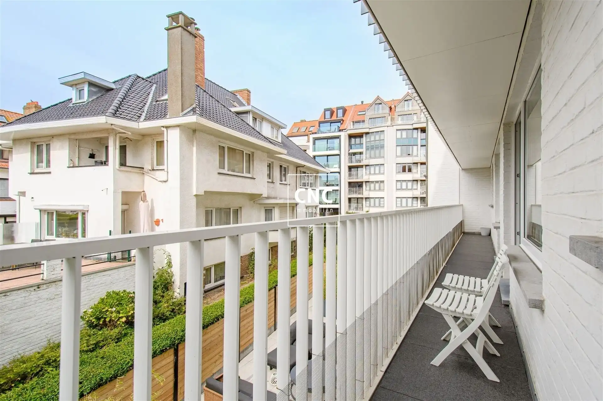 Smaakvol gemeubeld 1-slaapkamerappartement nabij de Zeedijk foto 3