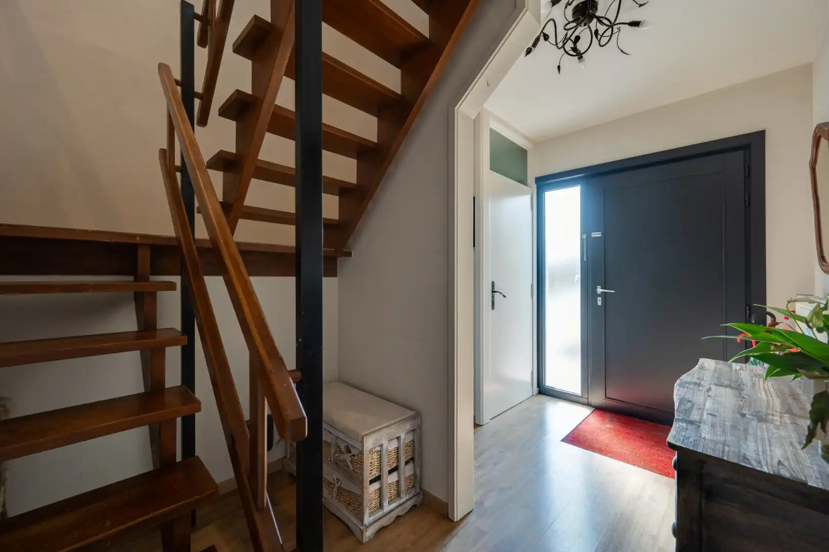 Instapklare gezinswoning met gezellige tuin op leuke ligging! foto 7