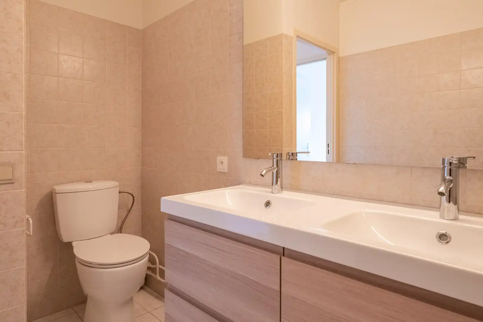 Gezellig en ruim hoekappartement met veel lichtinval en zonnige terrassen!  foto 16