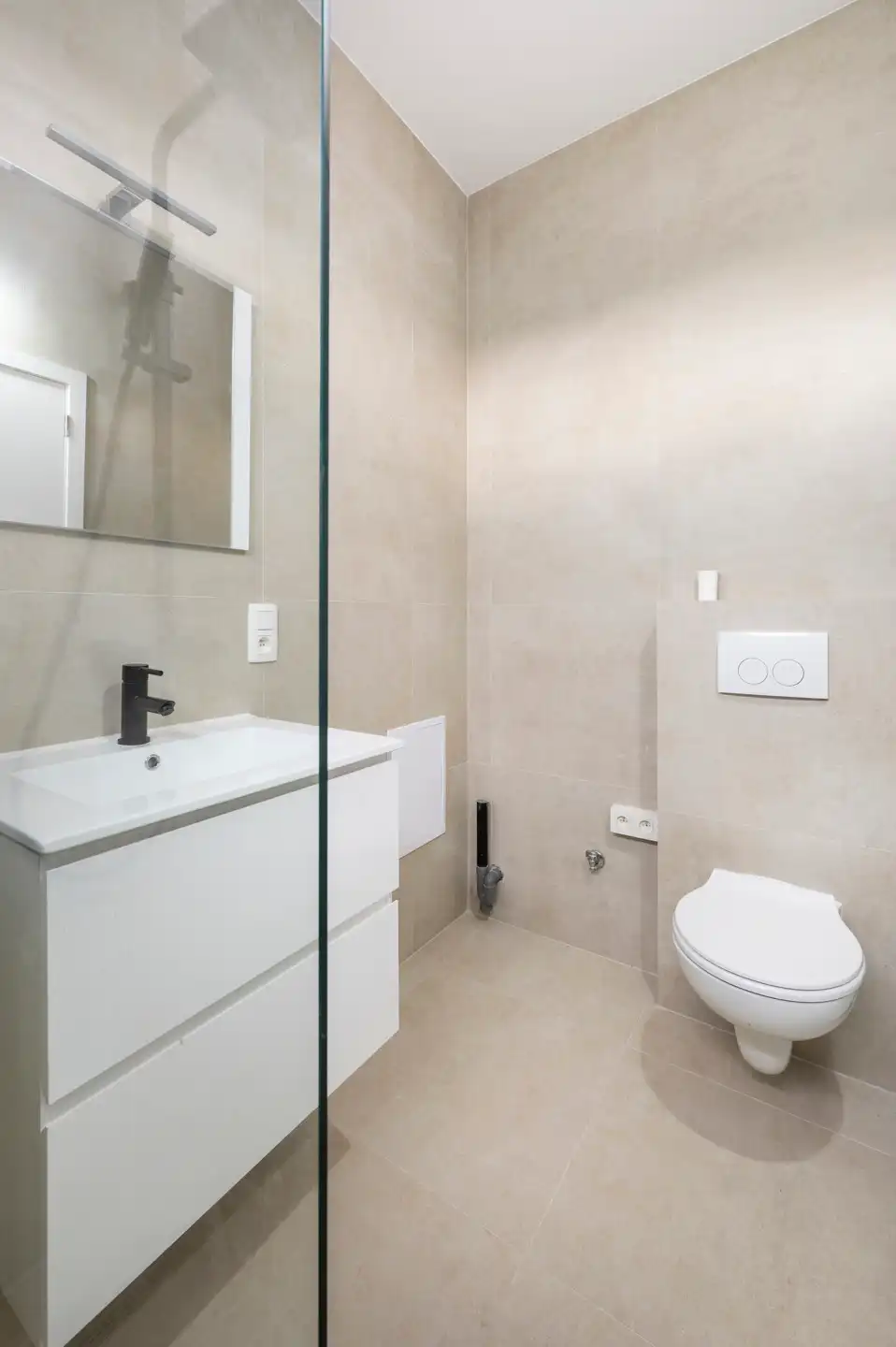 ANTWERPEN - Vernieuwd appartement met royaal terras foto 7