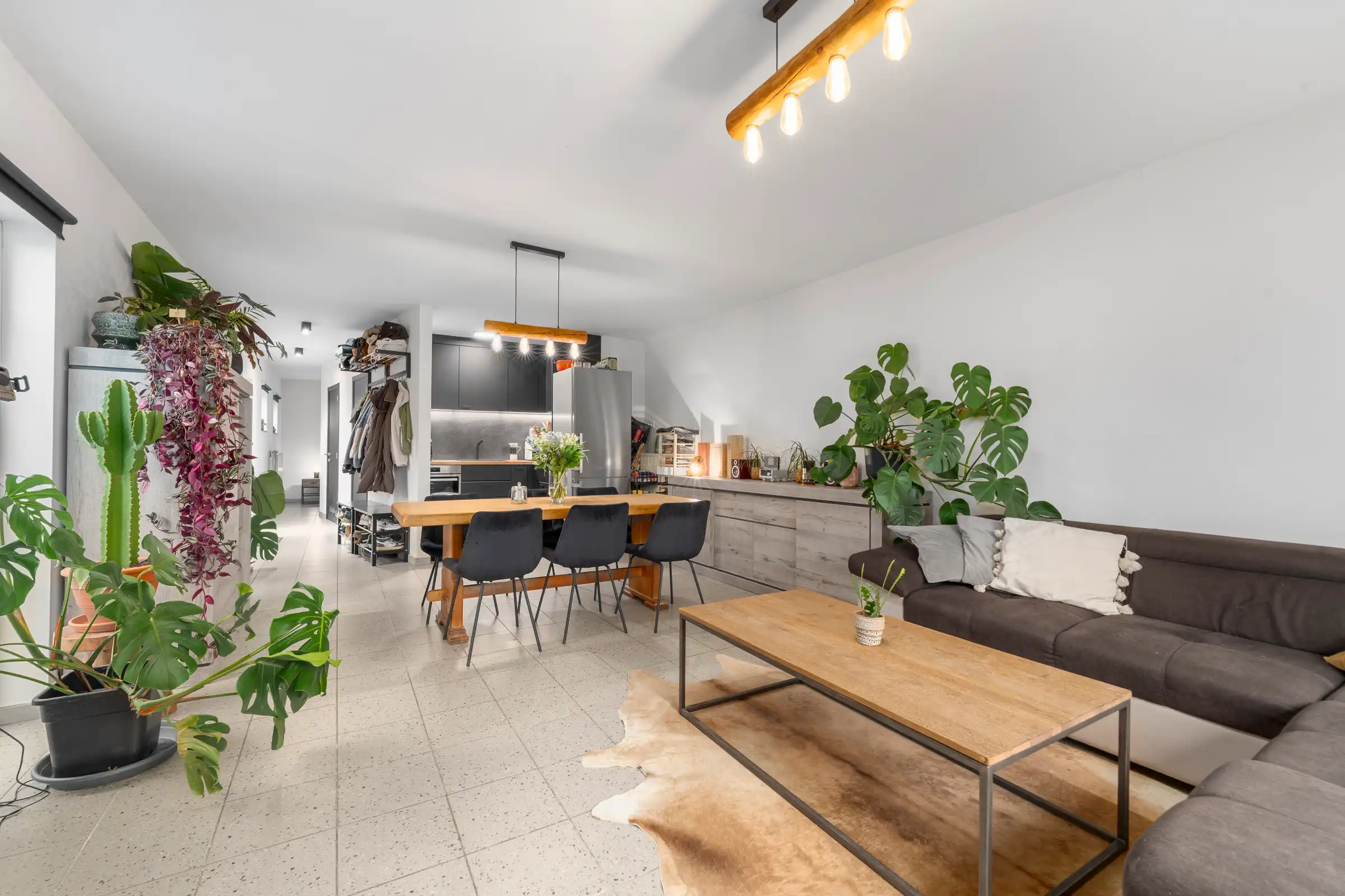 Ruim 1slaapkamerappartement met garage foto 3