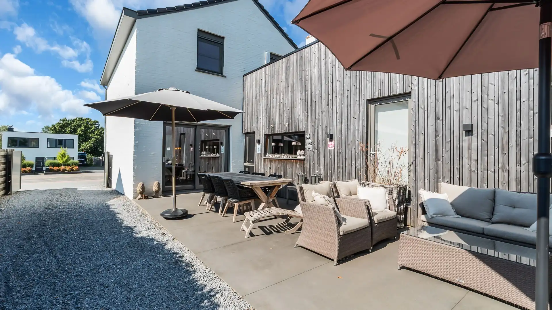 Instapklare en gerenoveerde woning met 3 slpkrs te As foto 21