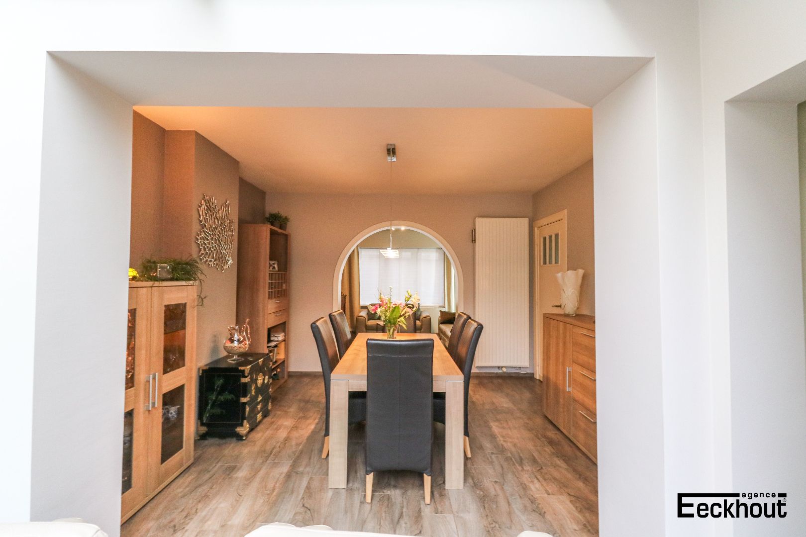 Instapklare en gezellige rijwoning met 4 slaapkamers en zonnige koer te Bredene-Duinen! foto 3