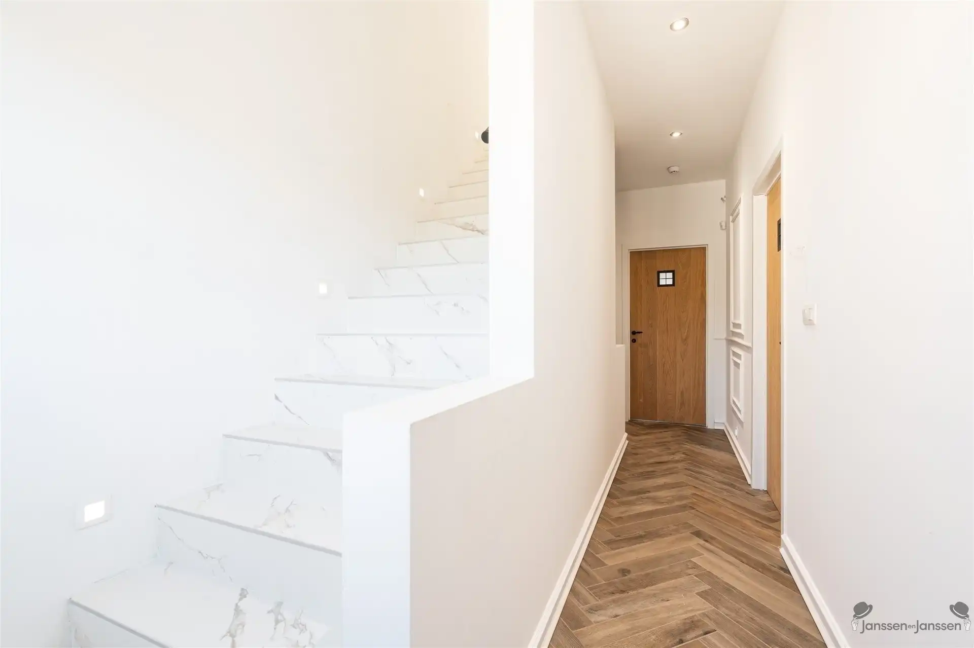 INSTELPRIJS - Prachtige moderne pastoriewoning met luxe afwerking, 3 slaapkamers en grote tuin op 13 are foto 16