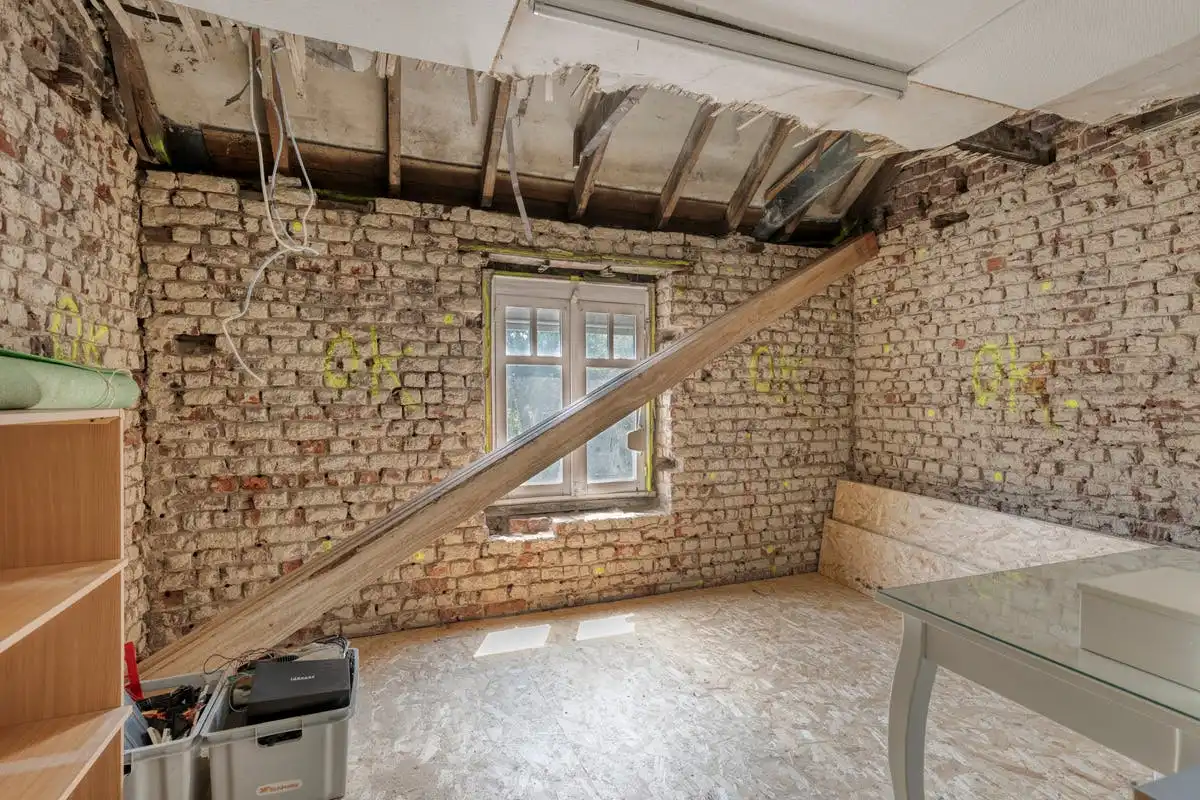 Te renoveren burgerhuis met charmante elementen en stadstuin foto 20