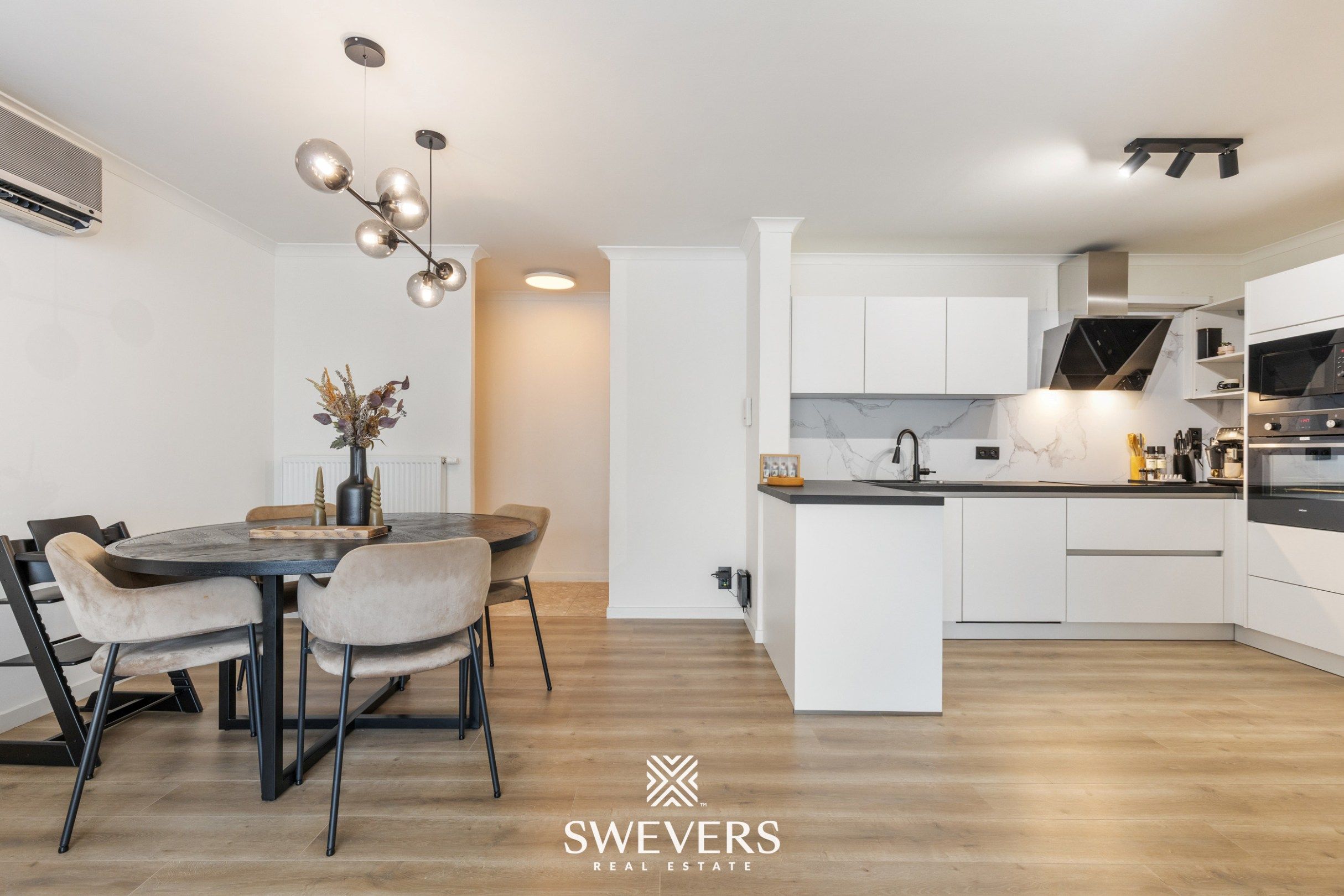 Instapklaar appartement met 2 slaapkamers in centrum Koersel foto 8