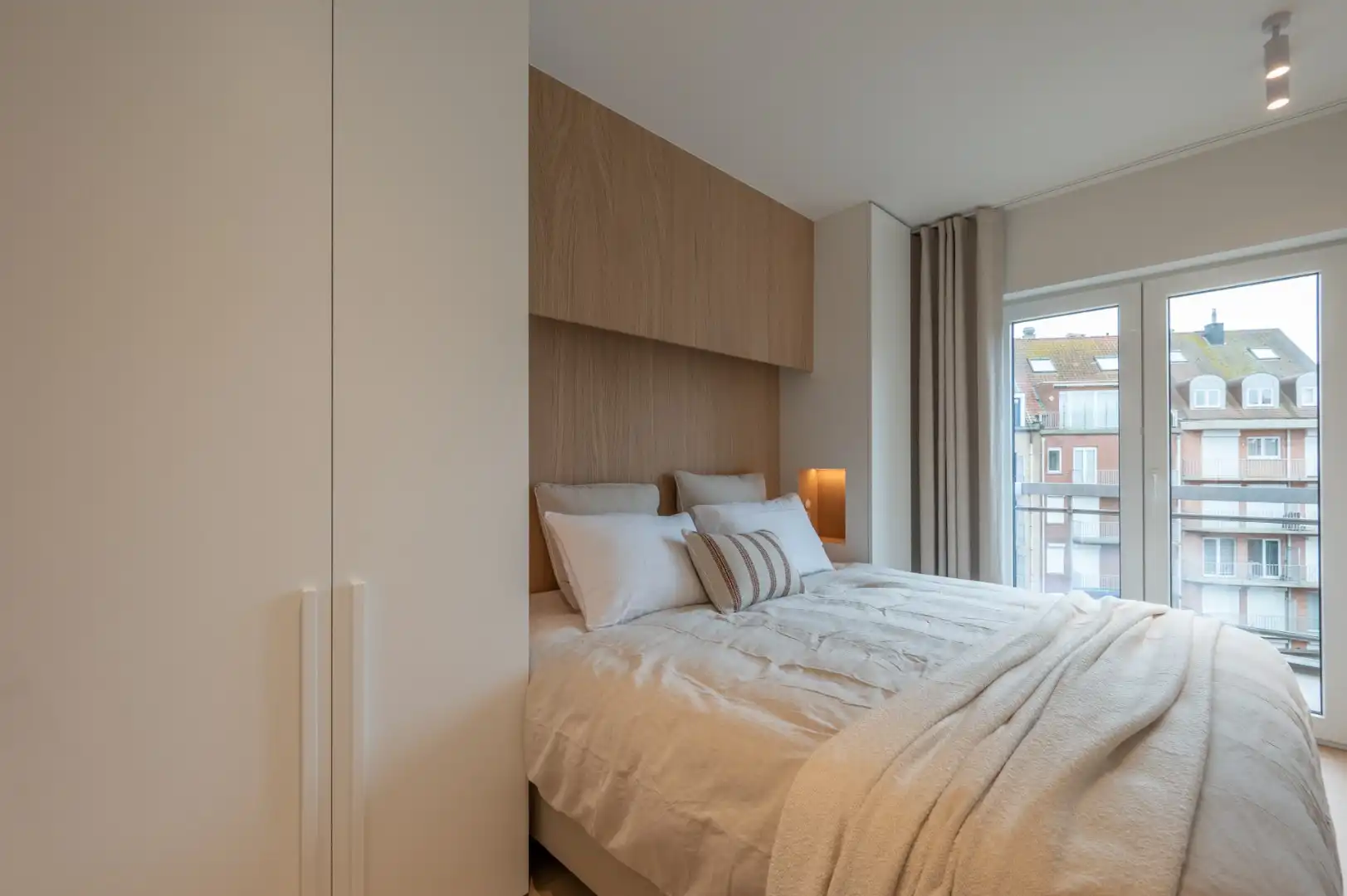 Gerenoveerd appartement met 3 slpks. aan het Rubensplein foto 21