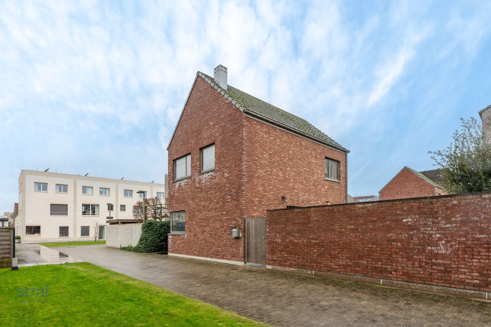 Recente woning met 5 slaapkamers en 2 badkamers foto 17