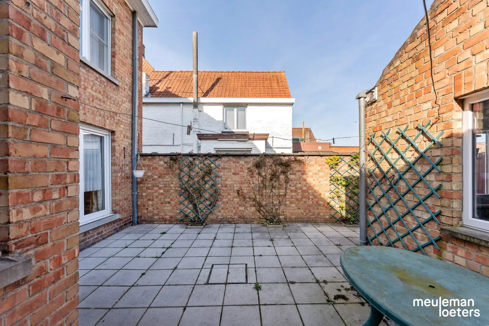 Te renoveren woning met ruime tuin foto 7