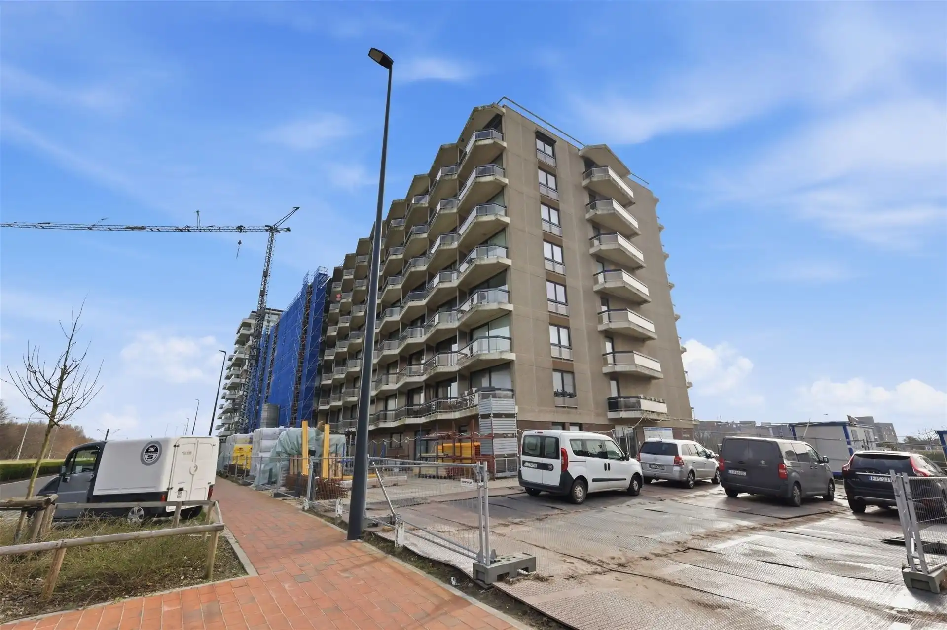 ZONNIG / VLAK AAN ZEEDIJK foto 19