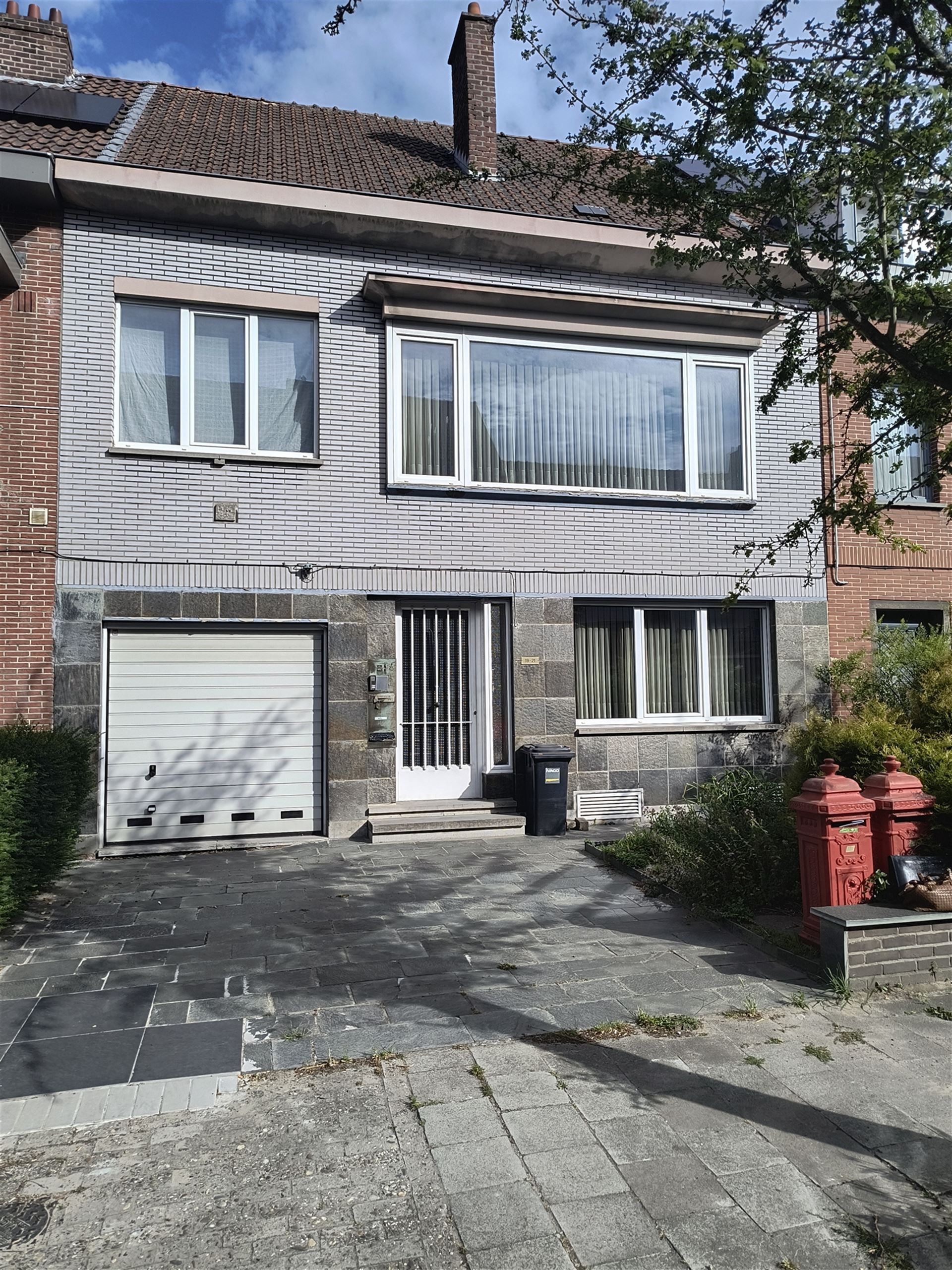Appartementsgebouw foto {{pictureIndex}}