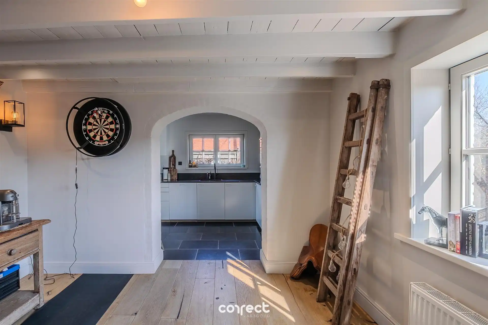 Smaakvolle, volledig gerenoveerde open bebouwing op rustige ligging. foto 6