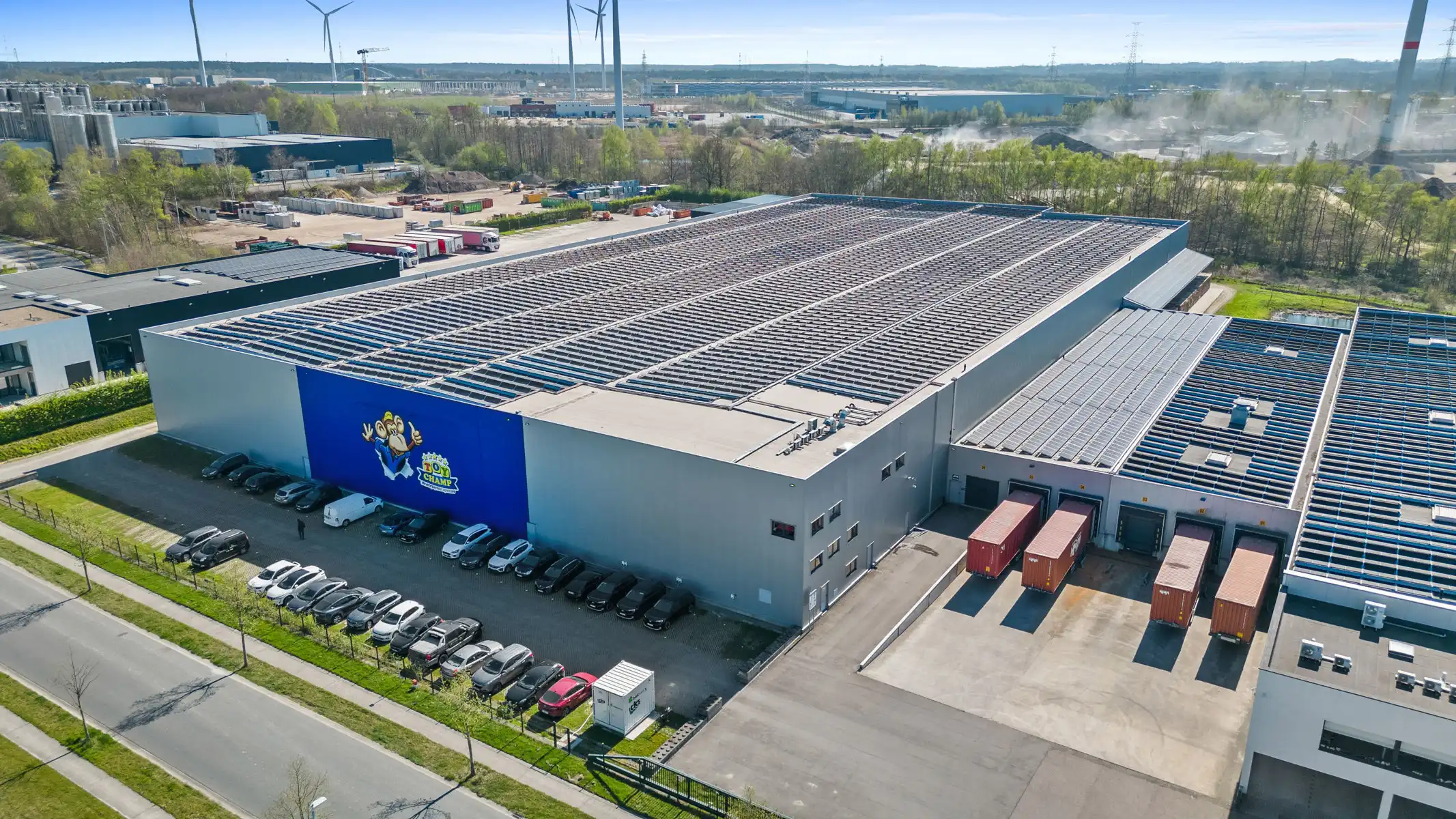 Volledig uitgerust distributiecentrum in nieuwbouwstaat foto 3