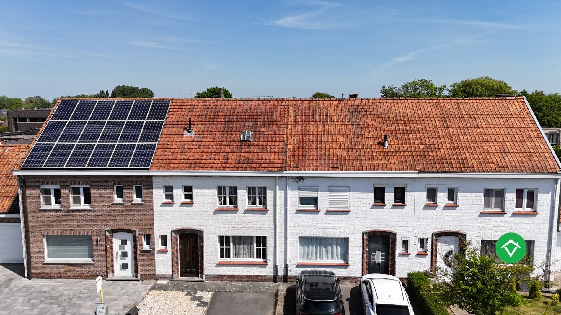 Verzorgde gezinswoning met oprit en 4 slaapkamers op toplocatie in Roeselare foto 2