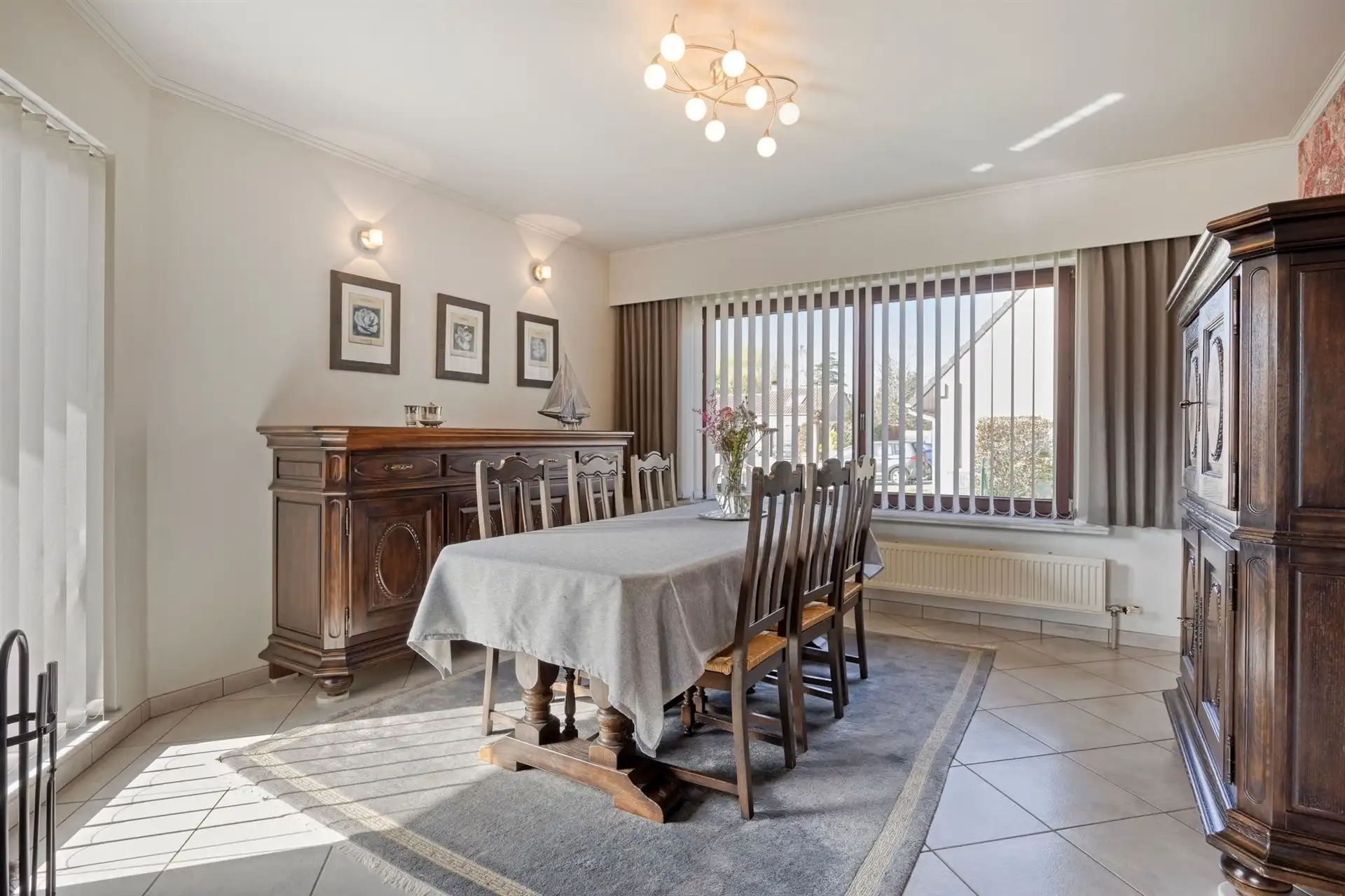 Villa in doodlopende straat foto 5