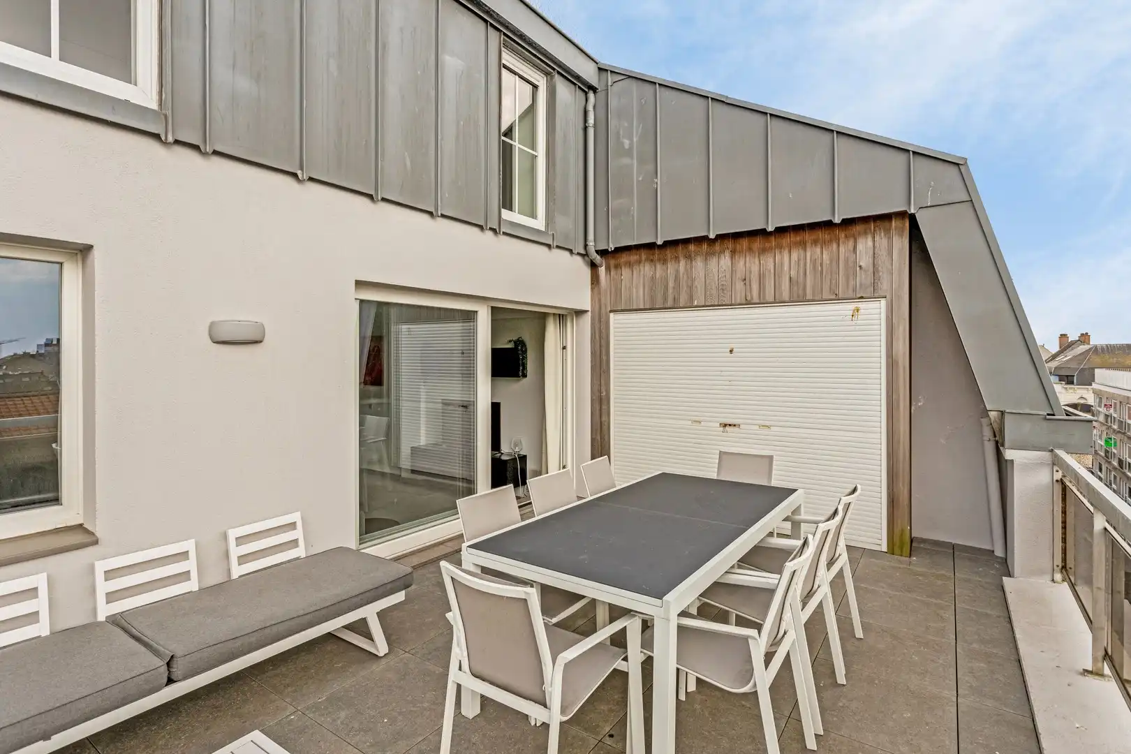 Ruim appartement met zeer groot zonneterras te Blankenberge foto 2