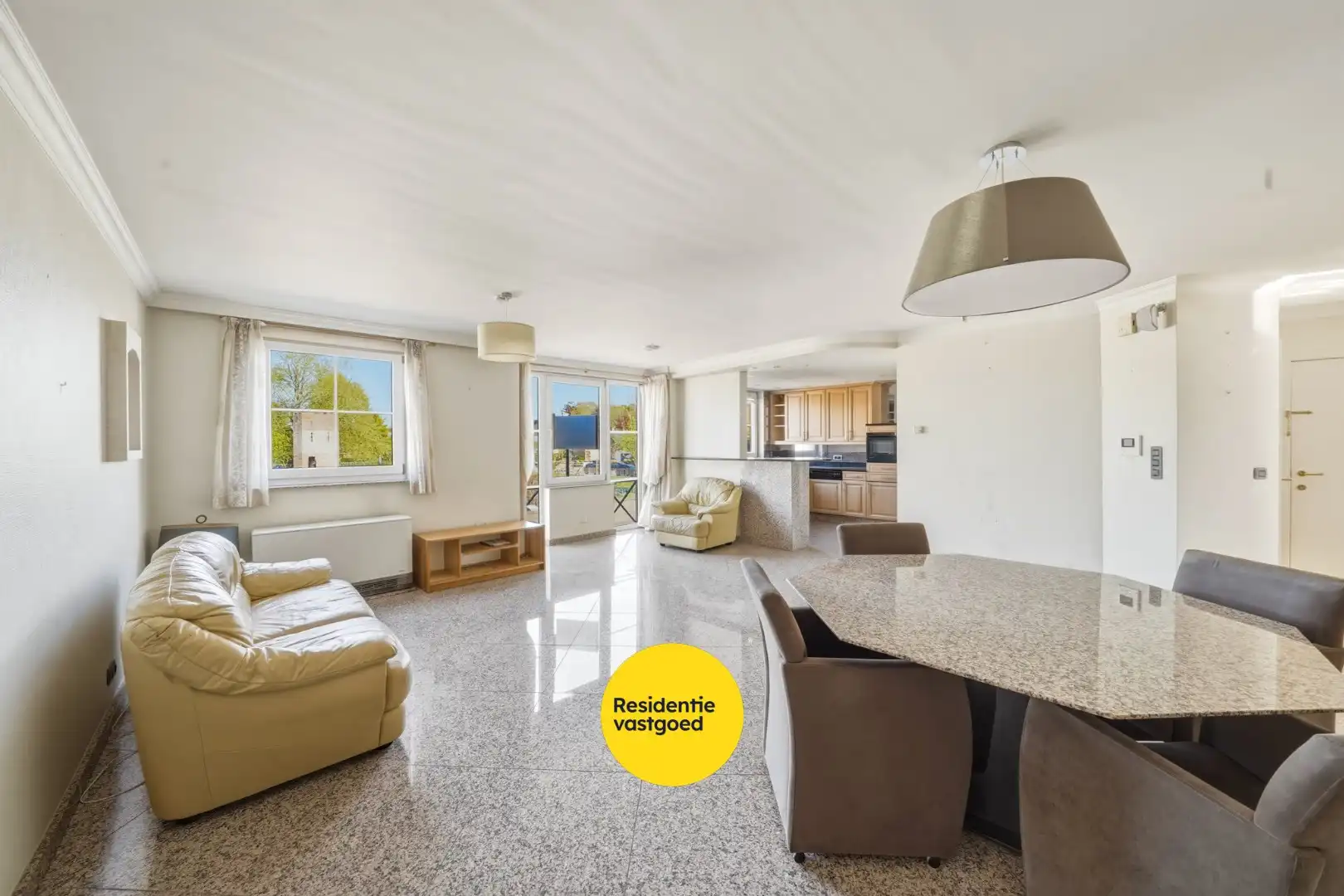 Instapklaar appartement met 2 slaapkamers en terras van 63 m² foto 6