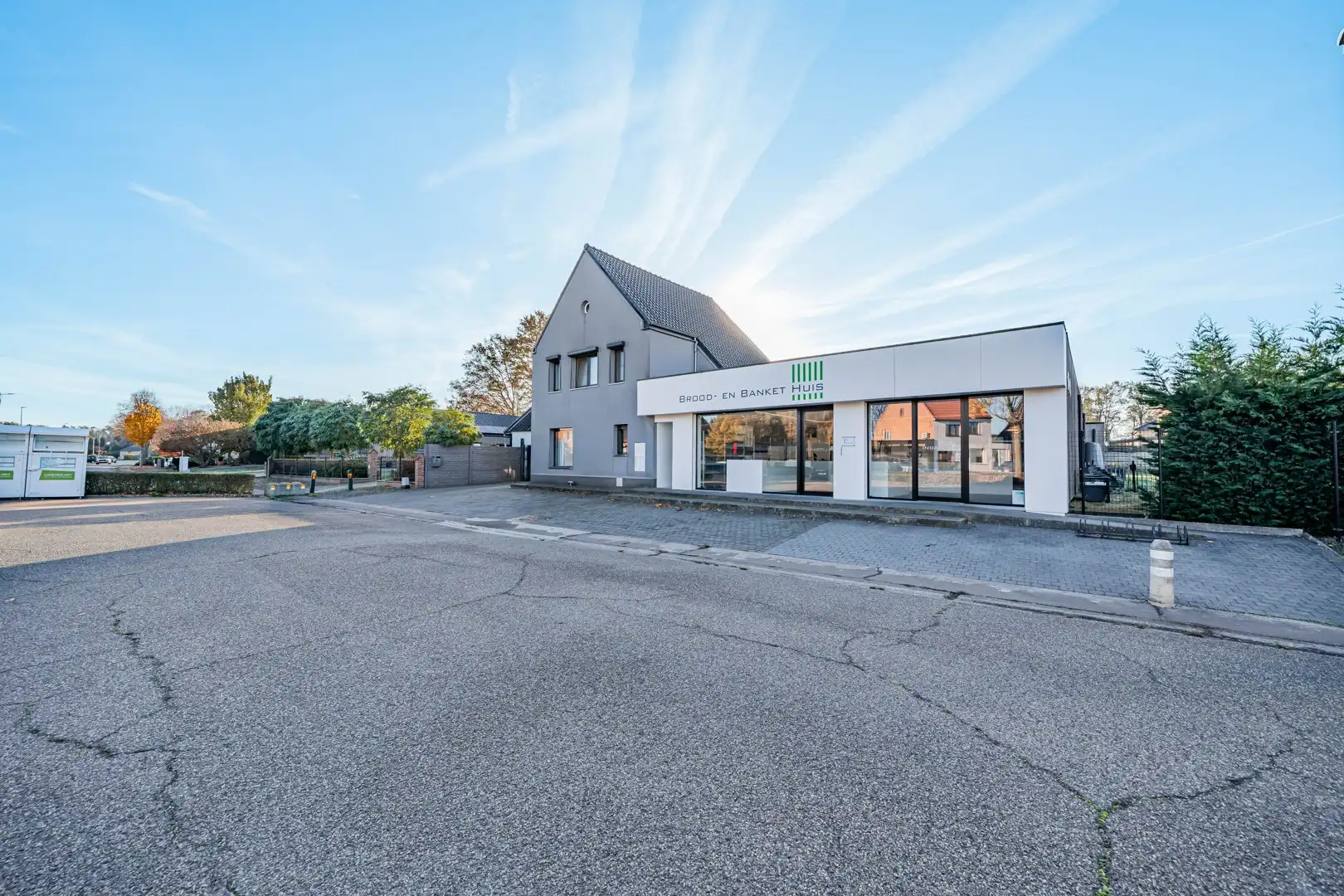 Woning met handelsruimte én enorm veel potentieel foto {{pictureIndex}}
