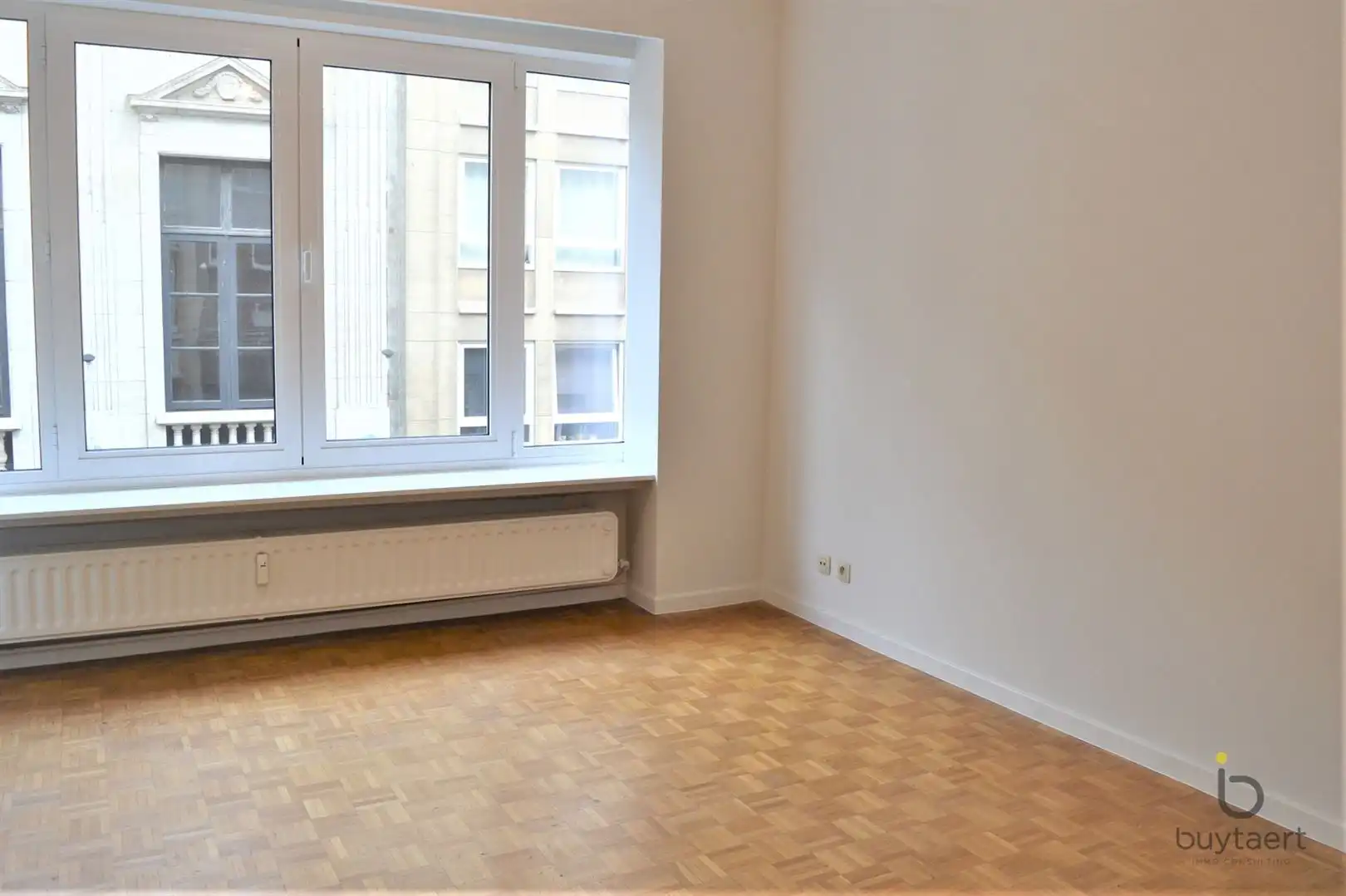 Gerenoveerd één slaapkamer appartement te centrum Antwerpen! foto 8